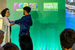 Presidente Hamilton Sossmeier participa da Cerimônia de entrega da Medalha Cidade de Porto Alegre, Medalha especial alusiva aos 250 anos do Município