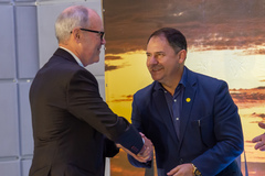 Presidente Hamilton Sossmeier participa da Cerimônia de entrega da Medalha Cidade de Porto Alegre, Medalha especial alusiva aos 250 anos do Município