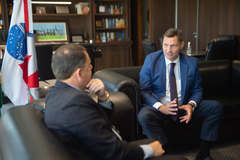 Presidente Hamilton Sossmeier em visita ao presidente da OAB/RS, Leonardo Lamachia.