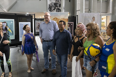 Encerramento da exposição das Divas da Alegria, no saguão da Câmara Municipal. Na foto, os vereadores Tiago Albrecht e Alvoni Medina