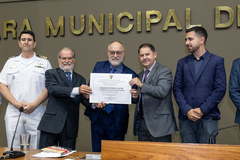 Cheuiche, Ruas e Sossmeier exibem o título do novo Cidadão 