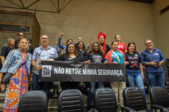 Projeto trata de equipamentos de segurança na entrada de bancos