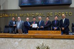 Direção e funcionários da Rádio Guaíba participaram da cerimônia realizada no Plenário Otávio Rocha