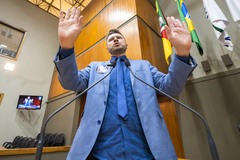 Movimentação de plenário, vereadora Jessé Sangalli na tribuna.