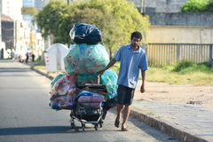 Proposta aposta no trabalho de reciclagem do lixo urbano 