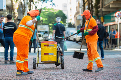 Poderão aderir ao PDV servidores celetistas nos cargos de gari e operário de limpeza