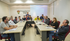 Reunião de Comissão - 16ª Reunião (Ordinária) da CUTHAB - Situação do Bairro Ponta Grossa: Alagamentos e Transporte Público. CONVIDADOS: DMAE; SMOI; SMSUrb; EPTC; SMMU; Gabinete do Prefeito. Representante da comunidade Sra. Leonice e Eliane