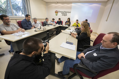 Reunião sobre a situação do Bairro Ponta Grossa: Alagamentos e Transporte Público. CONVIDADOS: DMAE; SMOI; SMSUrb; EPTC; SMMU; Gabinete do Prefeito, Representante da comunidade sra Leonite e Eliane