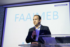 Presidente em exercício Moisés Maluco do Bem é homenageado pela FAAIMEB (Federação de Apoio às Associações, Igrejas e Ministros Evangélicos do Brasil), com o pastor Pastor Amâncio Ferreira, na Igreja Pentecostal Despertai Cristo Vem