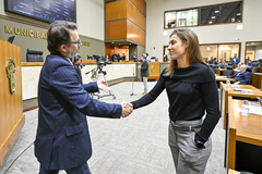 Alex Fraga (PSOL) e Mari Pimentel (Novo) em atuação hoje no Plenário