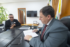 Presidente Hamilton Sossmeier recebe o Senhor Dari Pereira