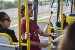 Linha de Turismo. Turismo. Porto Alegre. Ônibus. Arte. Malabarismo.