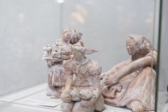 Exposição "São Todas Mulheres". Artistas: Elisabete Kreitchmann, Fernando Silva Ferreira e Christina Madruga - pintura e escultura.