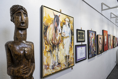 Exposição "São Todas Mulheres". Artistas: Elisabete Kreitchmann, Fernando Silva Ferreira e Christina Madruga - pintura e escultura.