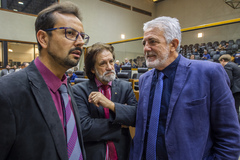 Movimentação de Plenário. Na imagem vereador Jonas Reis, Aldacir Oliboni e Engenheiro Comassetto.