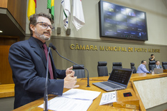 Vereador Professor Alex Fraga na tribuna