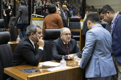 Movimentação de Plenário. Vereadores Pablo Melo, Idenir Cecchim e Giovani Culau e Coletivo