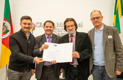 Promulgação da lei, cujo projeto é de autoria do vereador Aldacir Oliboni (PT), ocorreu no Salão Adel Carvalho