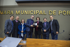 Vereadores recebem homenagem em alusão aos 250 anos da Câmara Municipal de Porto Alegre.