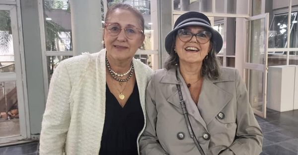 Vereadora Lourdes com a artista plástica Inez Pagnoncelli