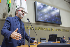 Vereador Roberto Robaina na tribuna