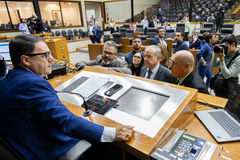 Movimentação de plenário.