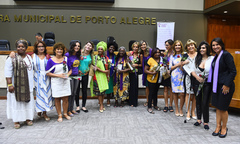 Dia Internacional da Mulher em 2017 no plenário da Câmara Municipal. Na foto, vereadoras e homenageadas do dia.