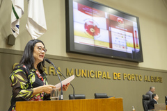 Diretora do Soergs, Janaína Gomes, discursou sobre o projeto Maio Vermelho e os projetos de prevenção ao câncer bucal