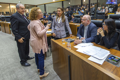 Movimentação em Plenário na sessão desta segunda-feira