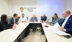 Reunião da Comissão de Constituição e Justiça. Pauta: apreciação de pareceres; aprovação de redações finais; distribuição de projetos para relatar.