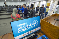 Servidores receberam orientações de como atender as pessoas com deficiência