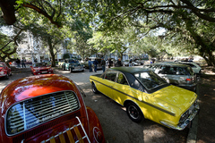 Encontro do Veteran Car Club do Brasil, no estacionamento da Câmara Municipal, em 2016.