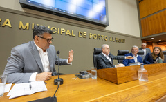 Jailson Ferreira da Silva (E) respondeu a questionamentos feitos pelos parlamentares