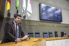 Na tribuna, vereador Conselheiro Marcelo (PSDB)