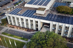 904 placas solares foram instalados no terraço do Palácio Aloísio Filho