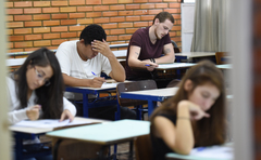 O projeto refere-se aos concursos públicos municipais