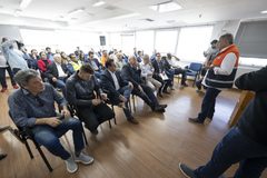 Presidente Hamilton Sossmeier e vereadores entregam lei de Recuperação Emergencial ao Prefeito Sebastião Melo