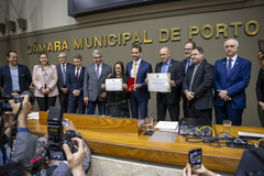 Cláudia Araújo, Eduardo Leite e Gilson Padeiro na cerimônia desta noite na Câmara