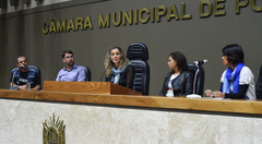 Sofia (c) disse que apresentará em plenário uma Indicação ao prefeito