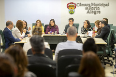 Reunião tratou sobre climatério e menopausa, com proposição da vereadora Mônica Leal (PP)