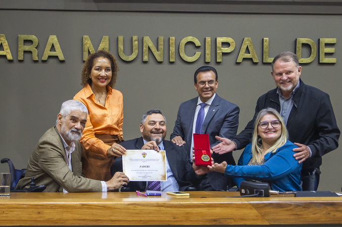 Câmara Municipal concede Comenda Porto do Sol à Sogipa