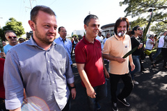 André Carús (e), Cassio Trogildo e Aldacir Oliboni (d)