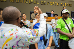 Movimentação de plenário. Liga Carnavalesca e blocos comparecem na sessão e fazem apresentação
