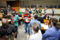 Movimentação de plenário. Liga Carnavalesca e blocos comparecem na sessão e fazem apresentação