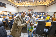 Movimentação de plenário. Liga Carnavalesca e blocos comparecem na sessão e fazem apresentação