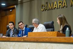 CPIs fizeram a oitiva de Giovane dos Santos (segundo da esquerda para a direita)