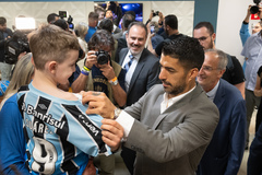 Sessão Solene de outorga do Título de Cidadão de Porto Alegre a Luis Alberto Suárez Diaz, o Suárez, jogador do Grêmio, proposta pelo vereador Airto Ferronato.