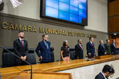 Sessão Solene de Outorga da Comenda Porto do Sol ao General Luiz Carlos Rodrigues Padilha, proposta pelo vereador Luiggi Bertaco