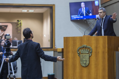 Movimentação de Plenário. Na tribuna vereador Pablo Melo.