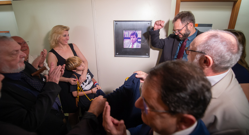 Presidente Hamilton Sossmeier participa de Ato de Descerramento do quadro da fotografia do Dr. Luiz Goulart Filho na Sala da Comissão de Defesa do Consumidor e Direitos Humanos (CEDECONDH).